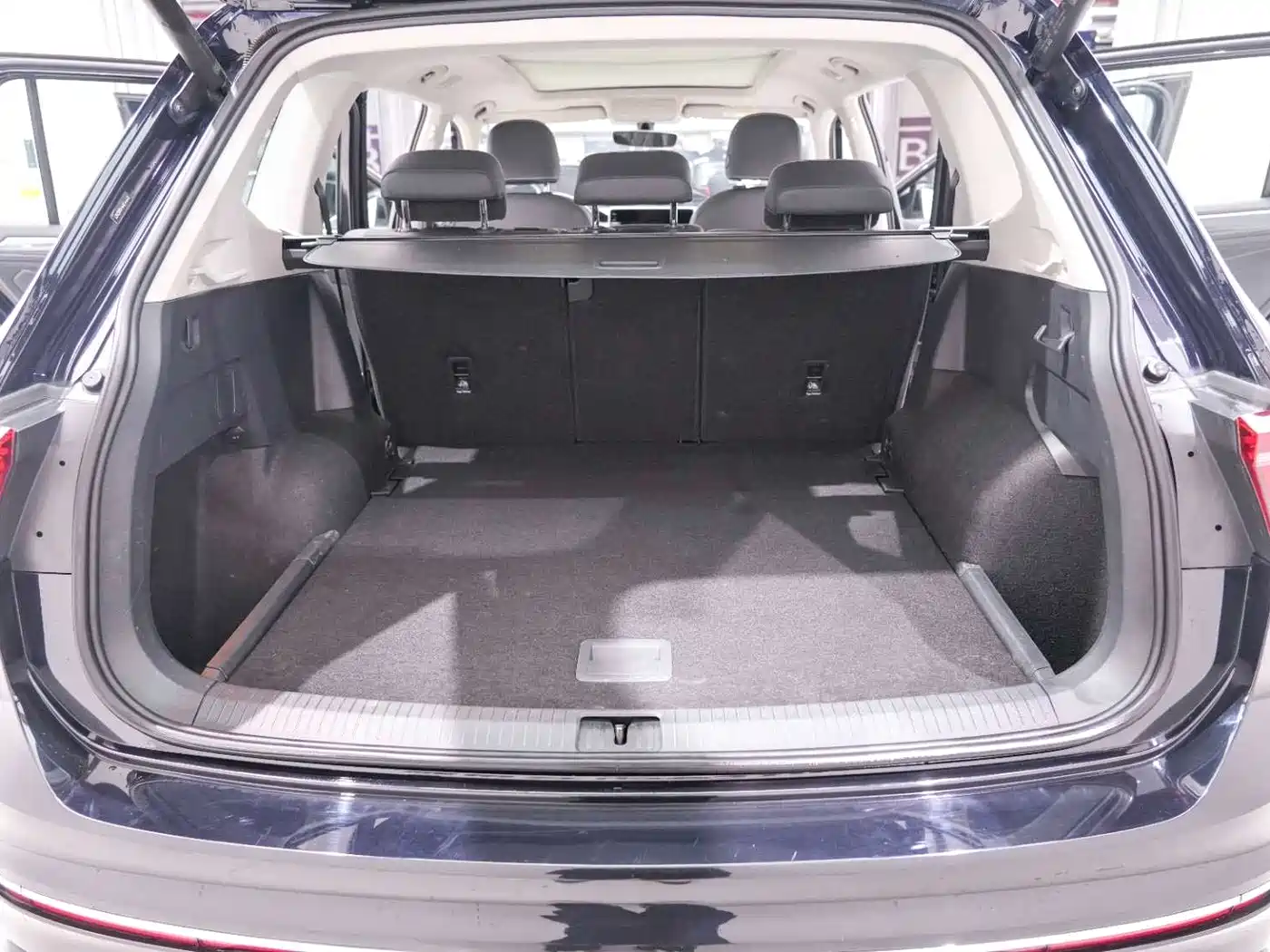 Volkswagen Tiguan L 2022 330TSI Auto 2WD R-Line Premium Edition фото 19