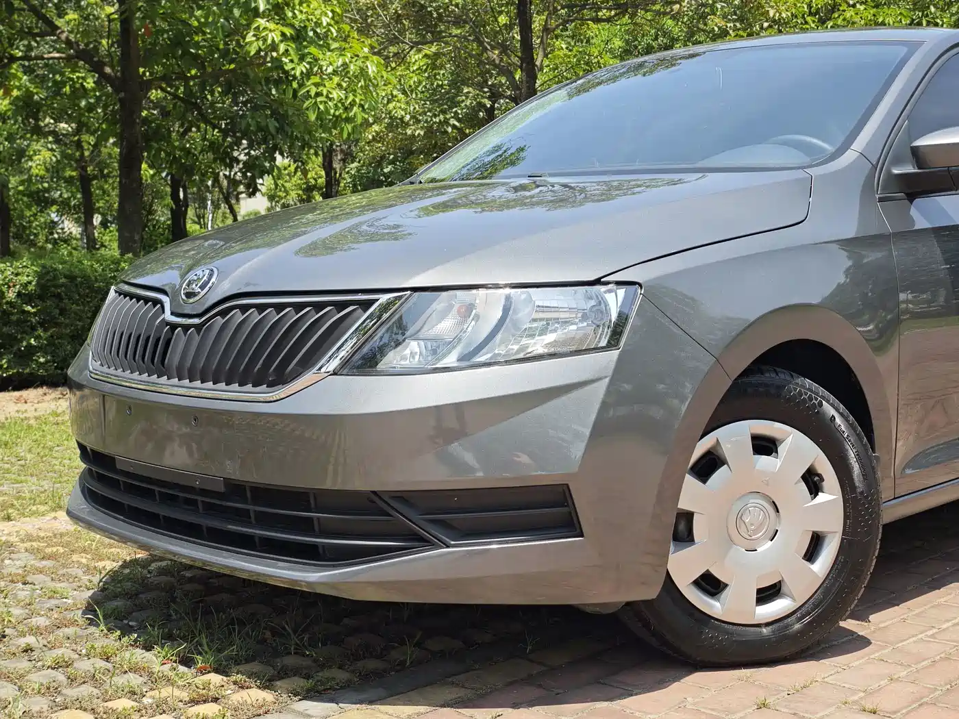 Škoda Rapid 2018 1.6L Manual Standard Edition фото 3