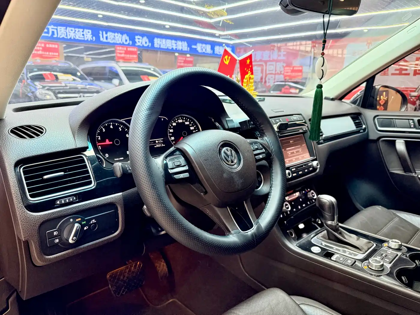 Volkswagen Touareg 2017 3.0TSI Explorer Edition фото 8