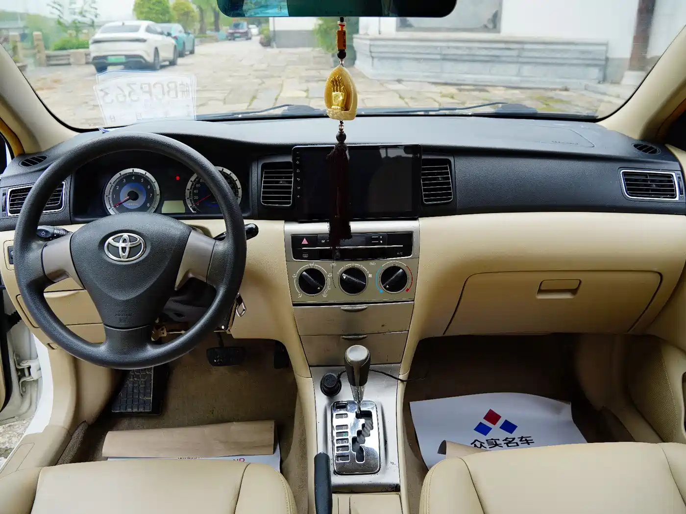 Toyota Corolla 2013 1.6L Automatic Luxury фото 5