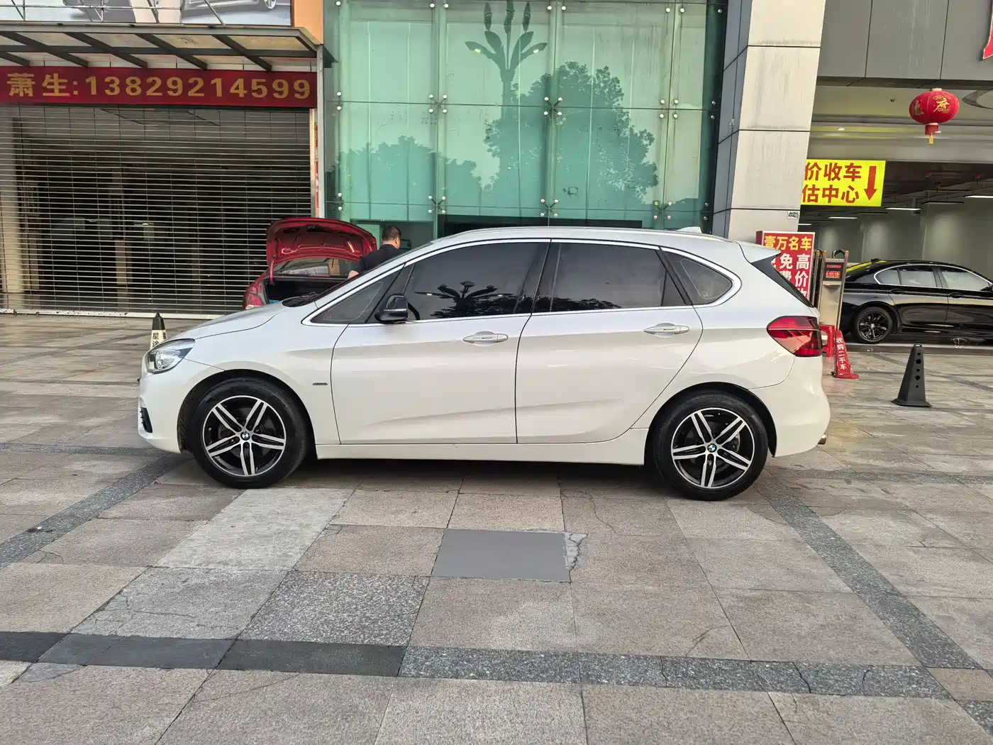 BMW 2 Series Touring 2016 218i Sport Design Package фото 4