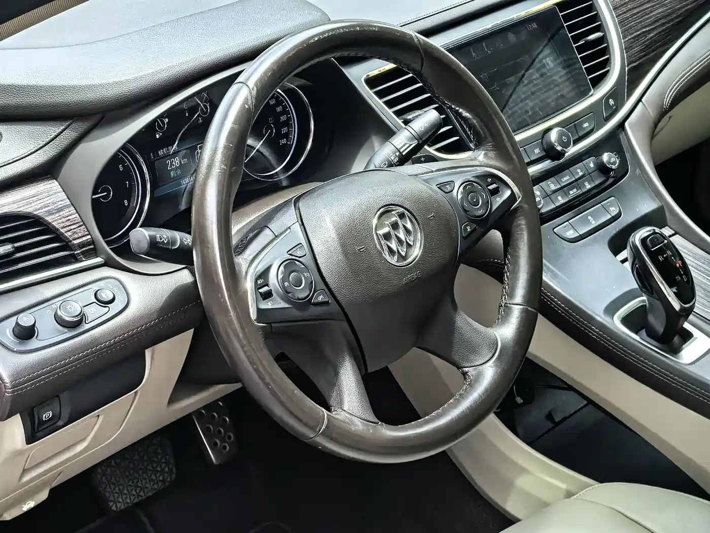 Фото 18 - Buick LaCrosse