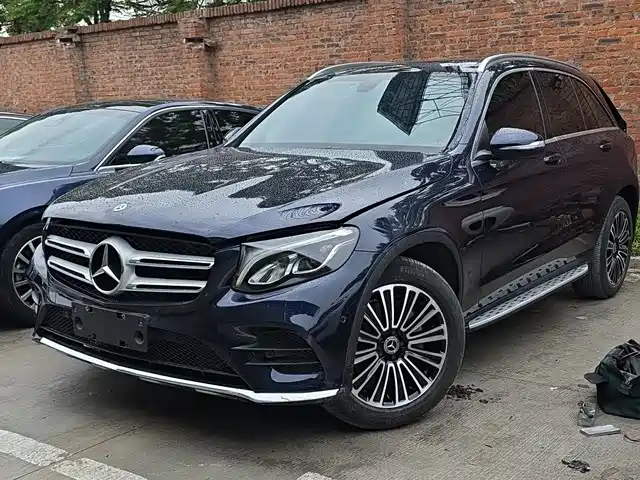 MERCEDES-BENZ GLC