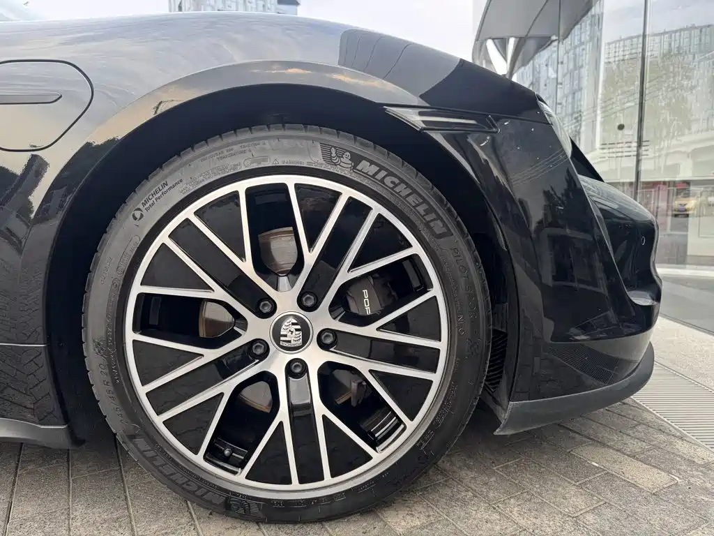Porsche Taycan 2021 2020 Taycan