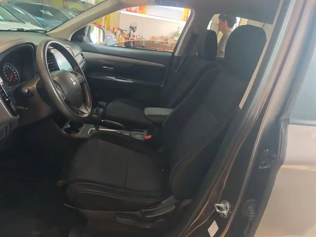 Mitsubishi Outlander 2016 2016 2.0L 2WD Fashion Edition 5-seater