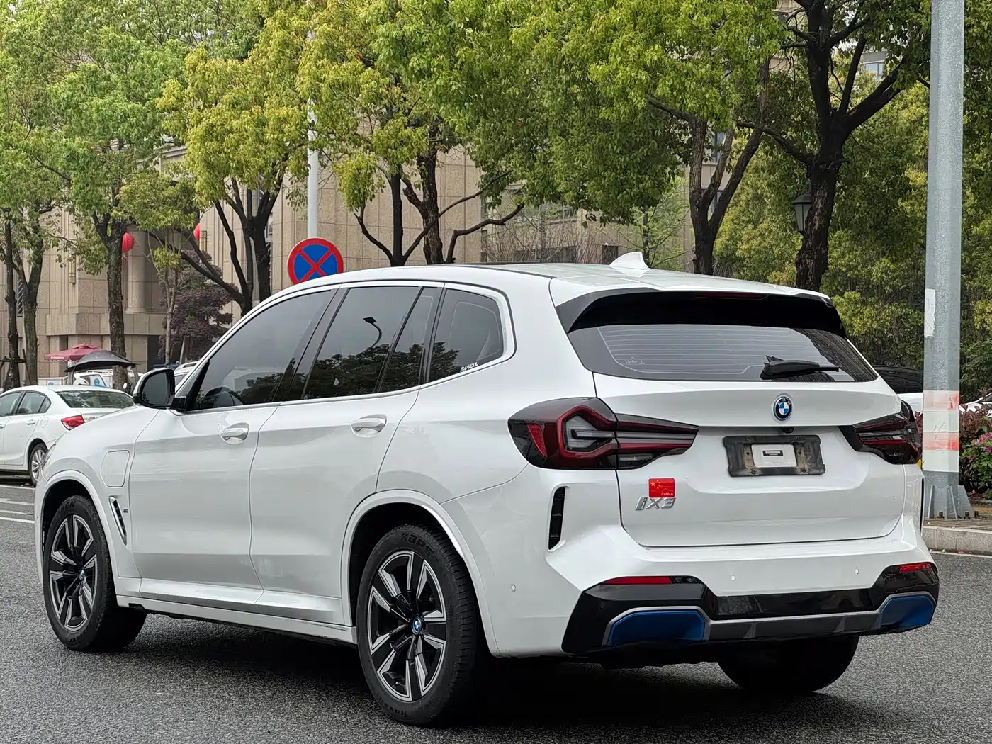 BMW IX3
