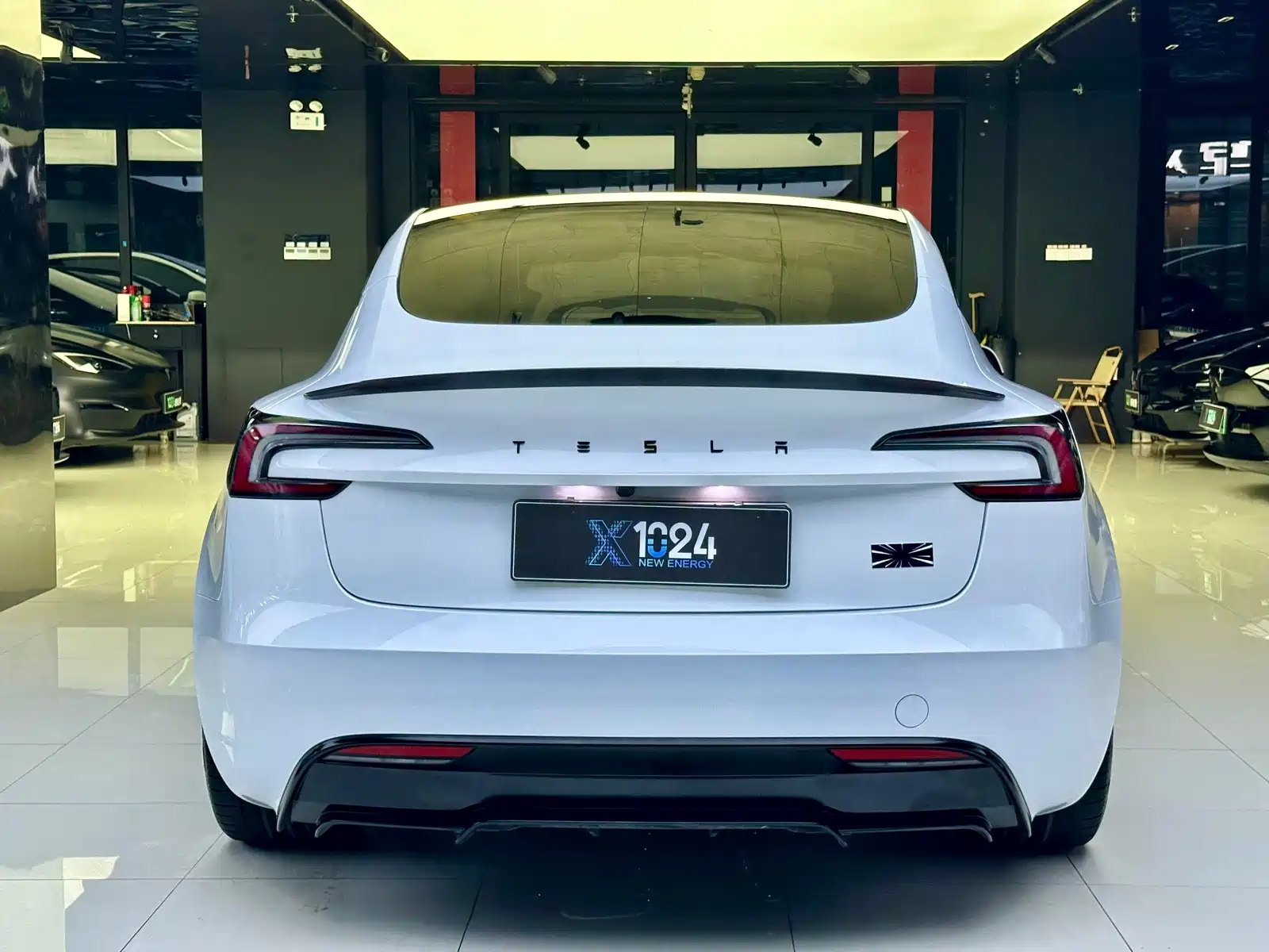 Фото 5 - Tesla Model 3