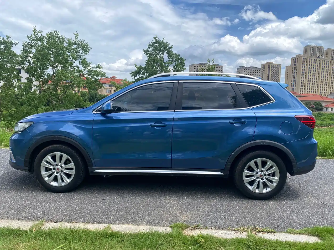 Фото 5 - Roewe RX5