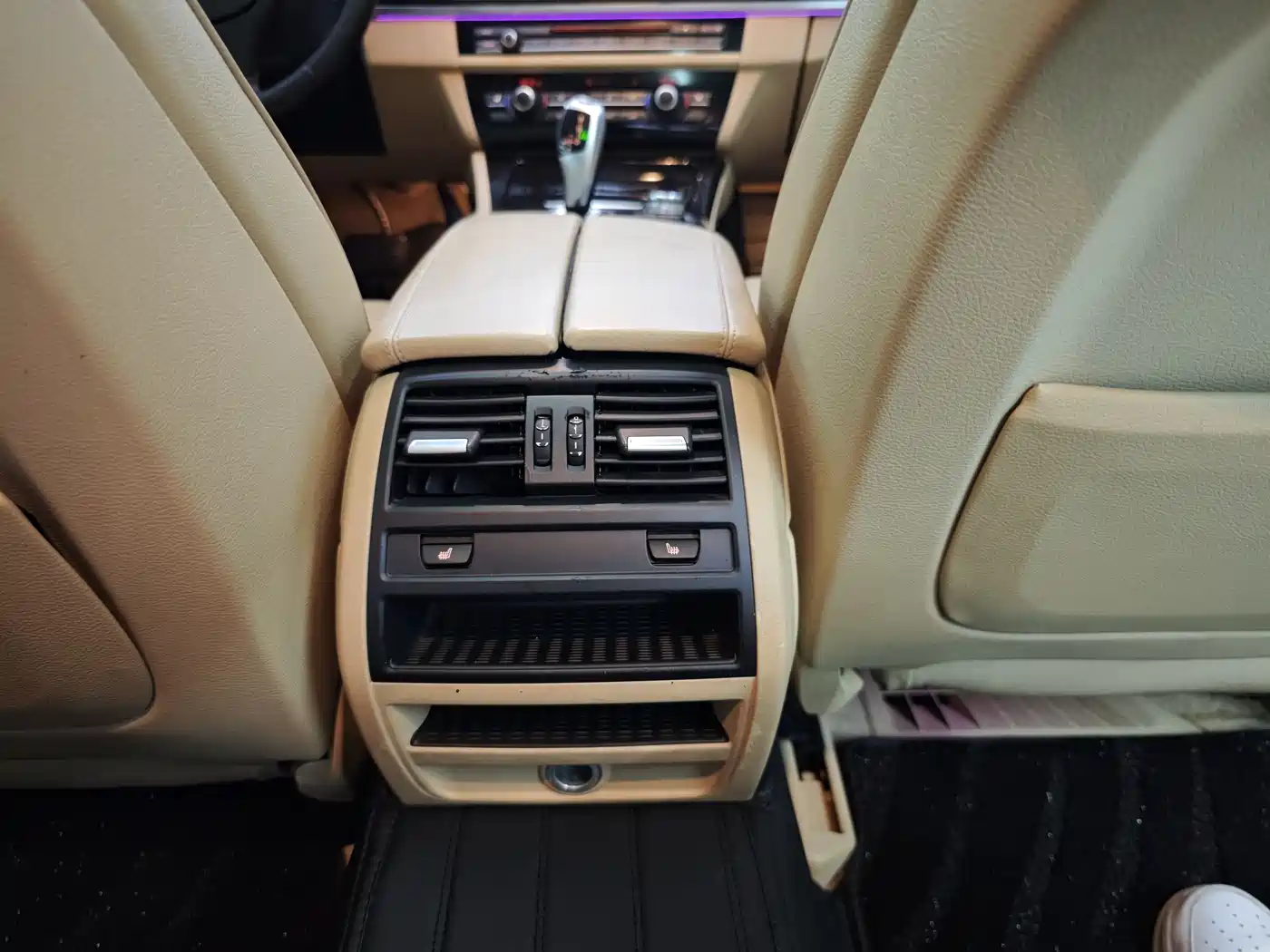 BMW 5 Series 2012 523Li Luxury фото 10