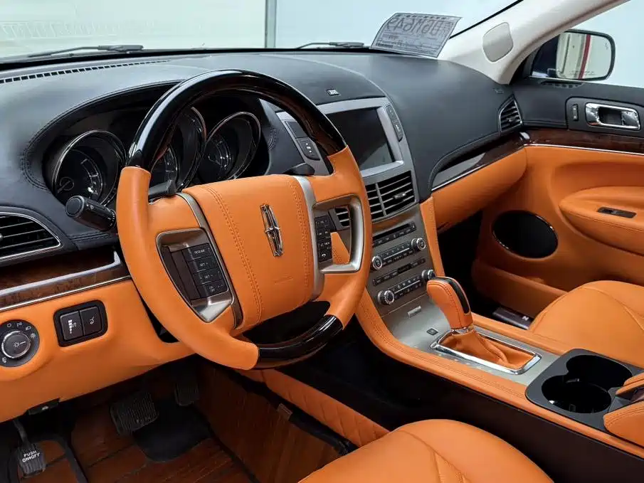 Lincoln MKT 2013