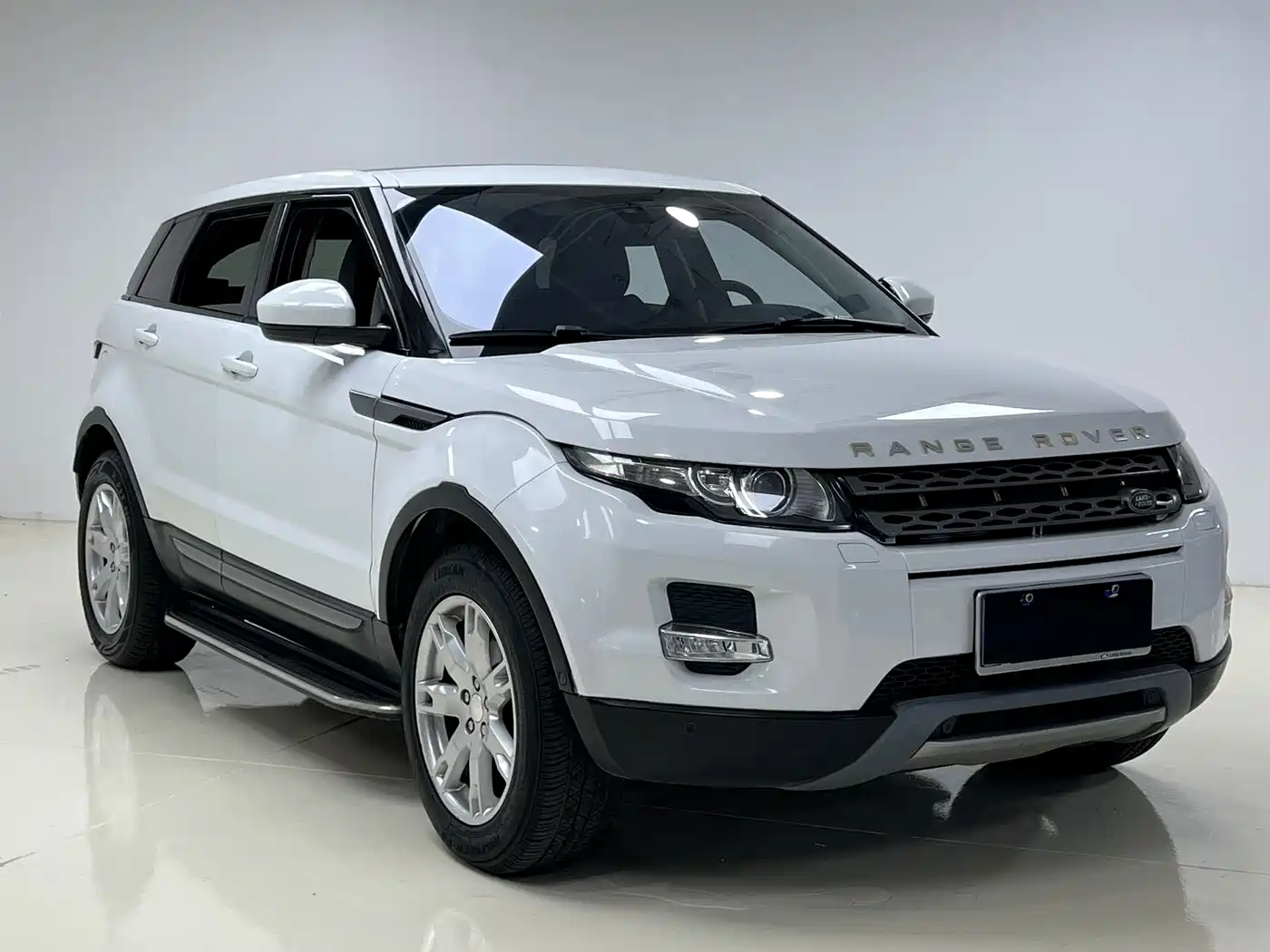 Land Rover Range Rover Evoque (Import) 2015 2014 2.0T 5-door Brilliance Premium