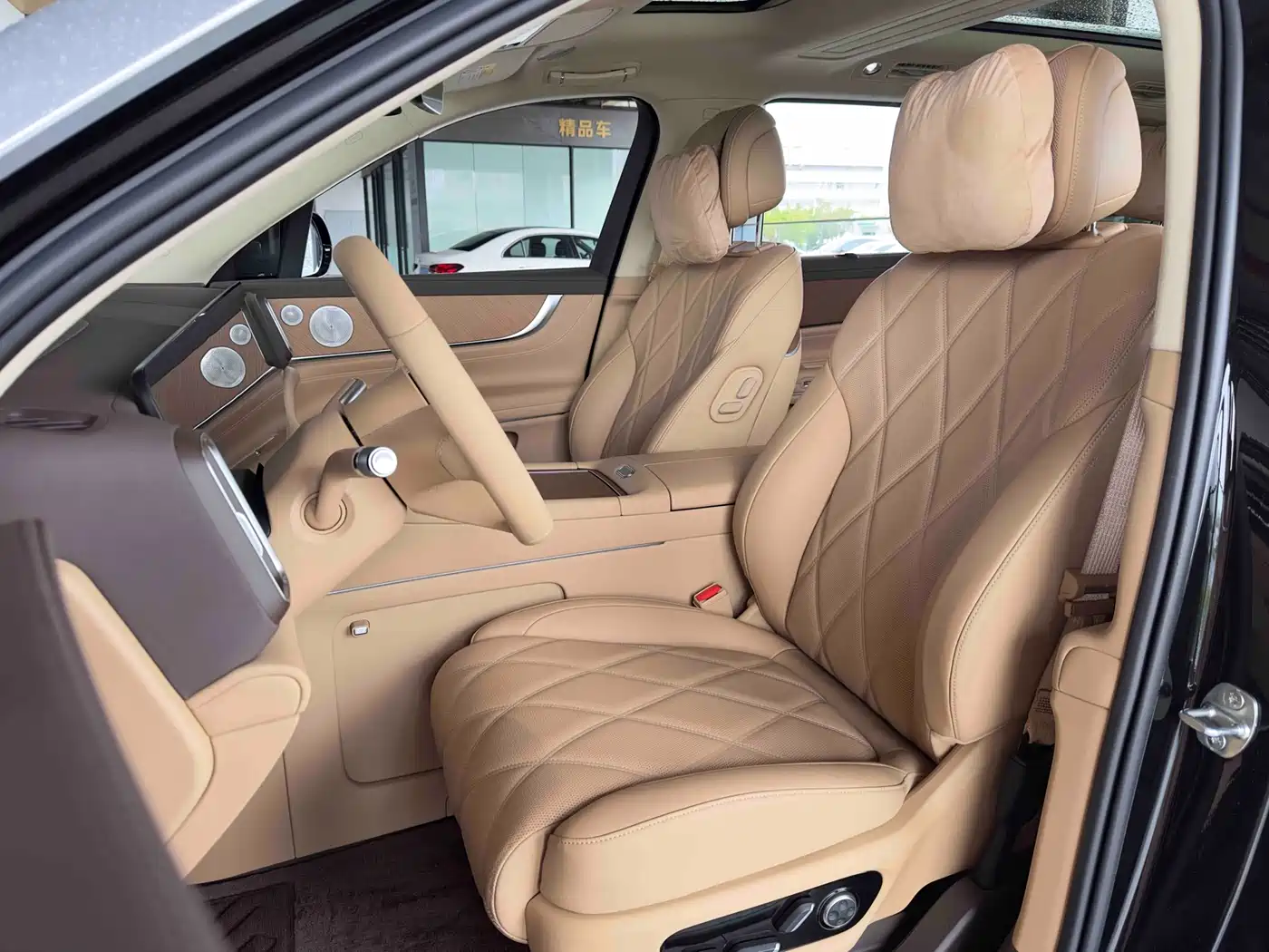 AITO Wenjie AITO M9 2025 Extended Range Ultra 52kWh 6-Seater фото 8