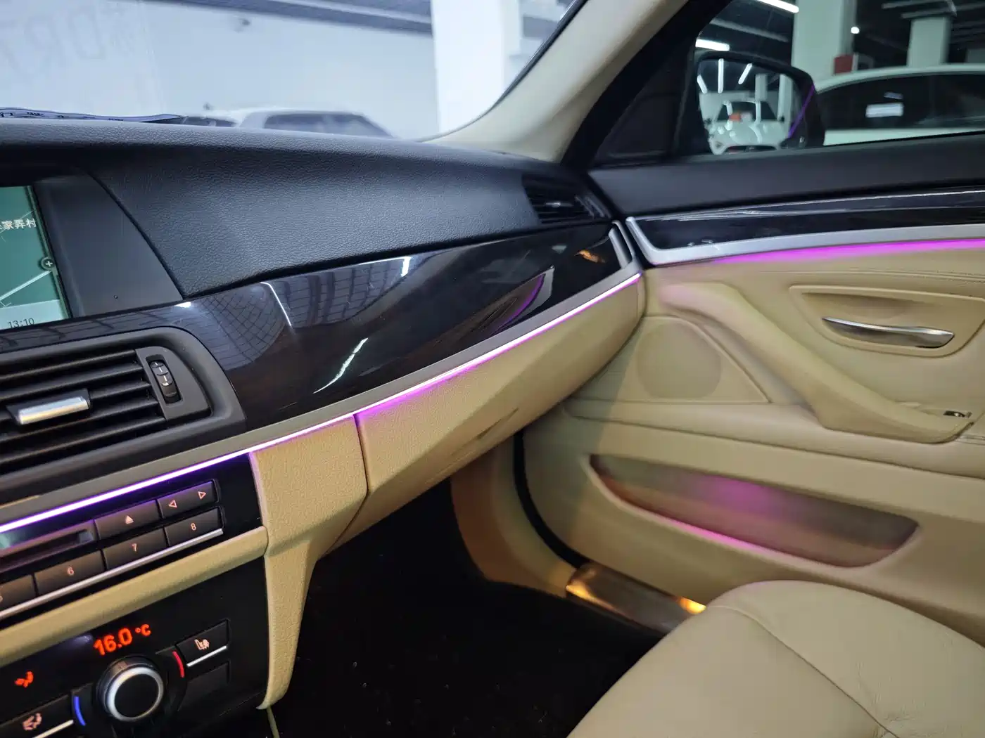 BMW 5 Series 2012 523Li Luxury фото 15