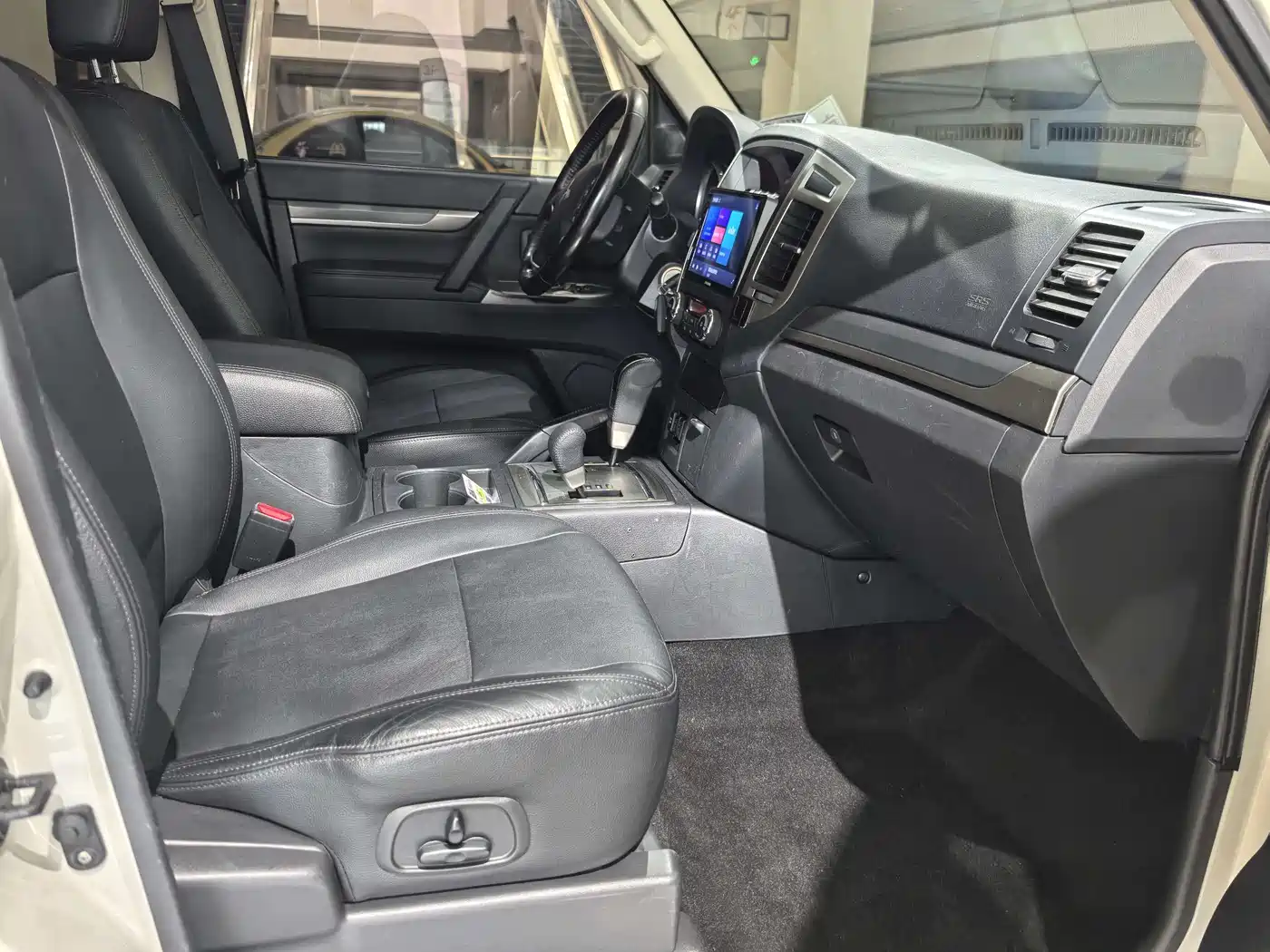 Mitsubishi Pajero (Import) 2015 3.0L Automatic Elite Premium Edition China V фото 5