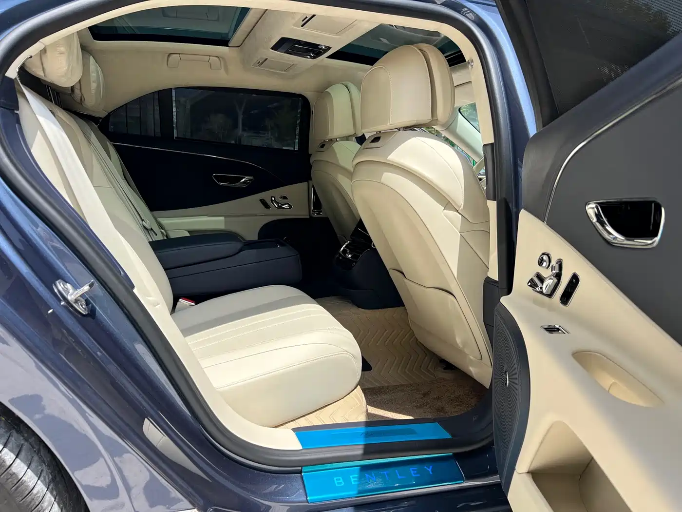 BENTLEY FLYING SPUR PLUG-IN HYBRID
