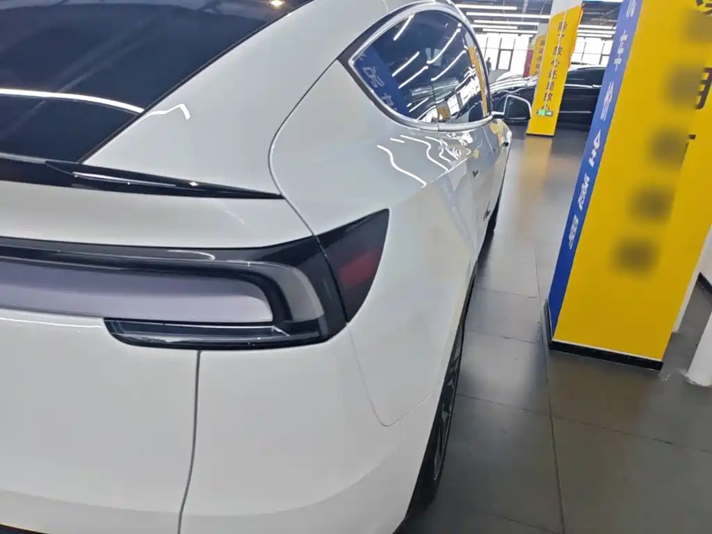 Tesla Model Y L 2025 2025 Facelift Long Range AWD