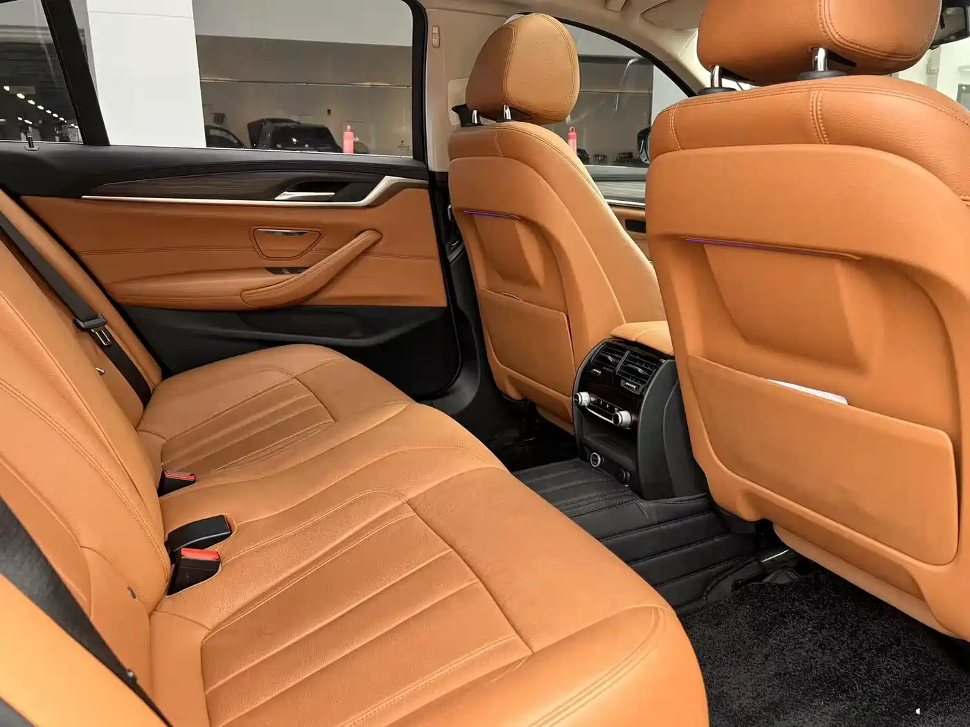 BMW 5 Series New Energy 2018 530Le Luxury Package фото 14