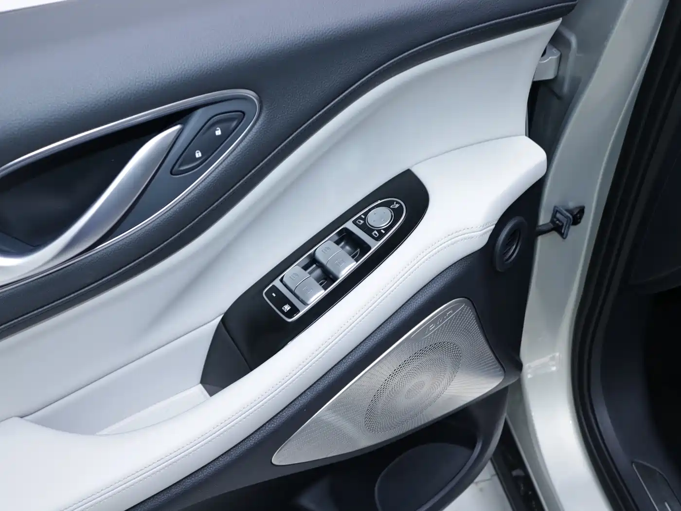 Voyah Auto Voyah Dreamer 2025 EV AWD Flagship Qiankun Edition фото 7