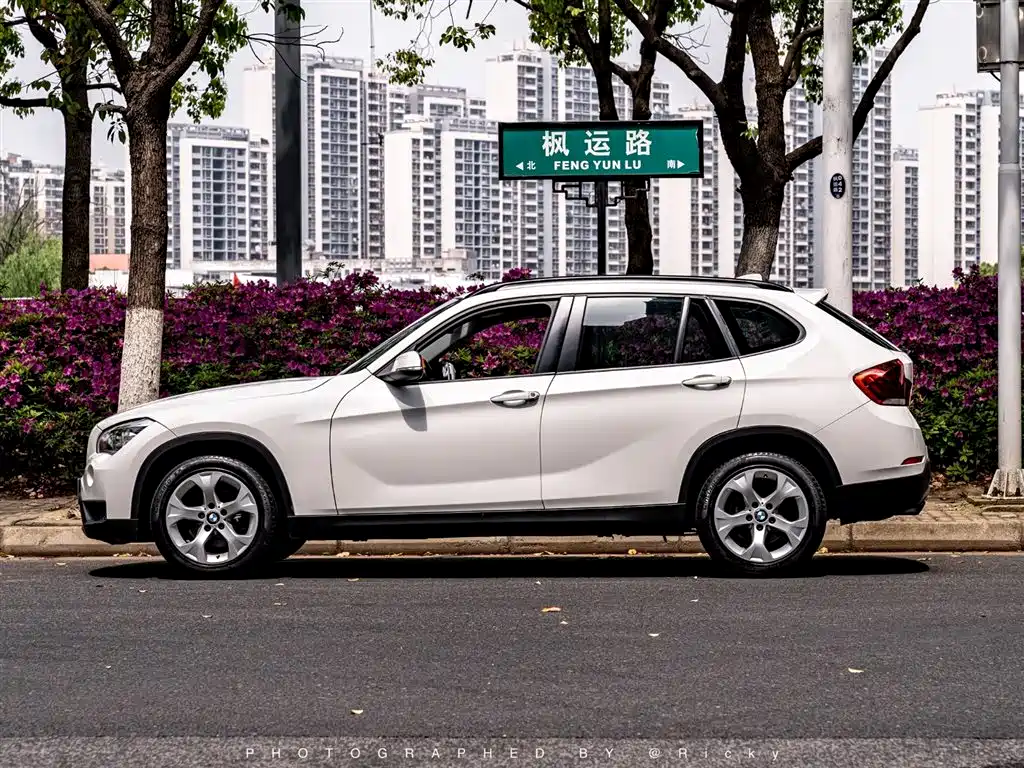 BMW X1 (Import) 2012 sDrive18i Luxury фото 2