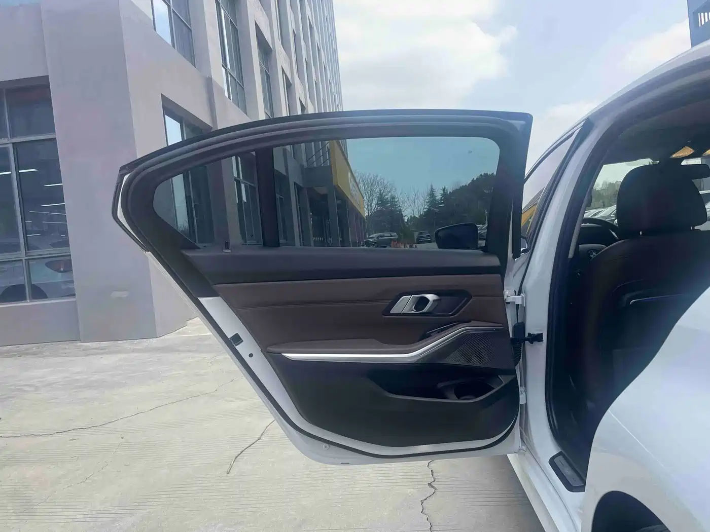 BMW 3 Series 2020 325Li Launch Edition фото 13