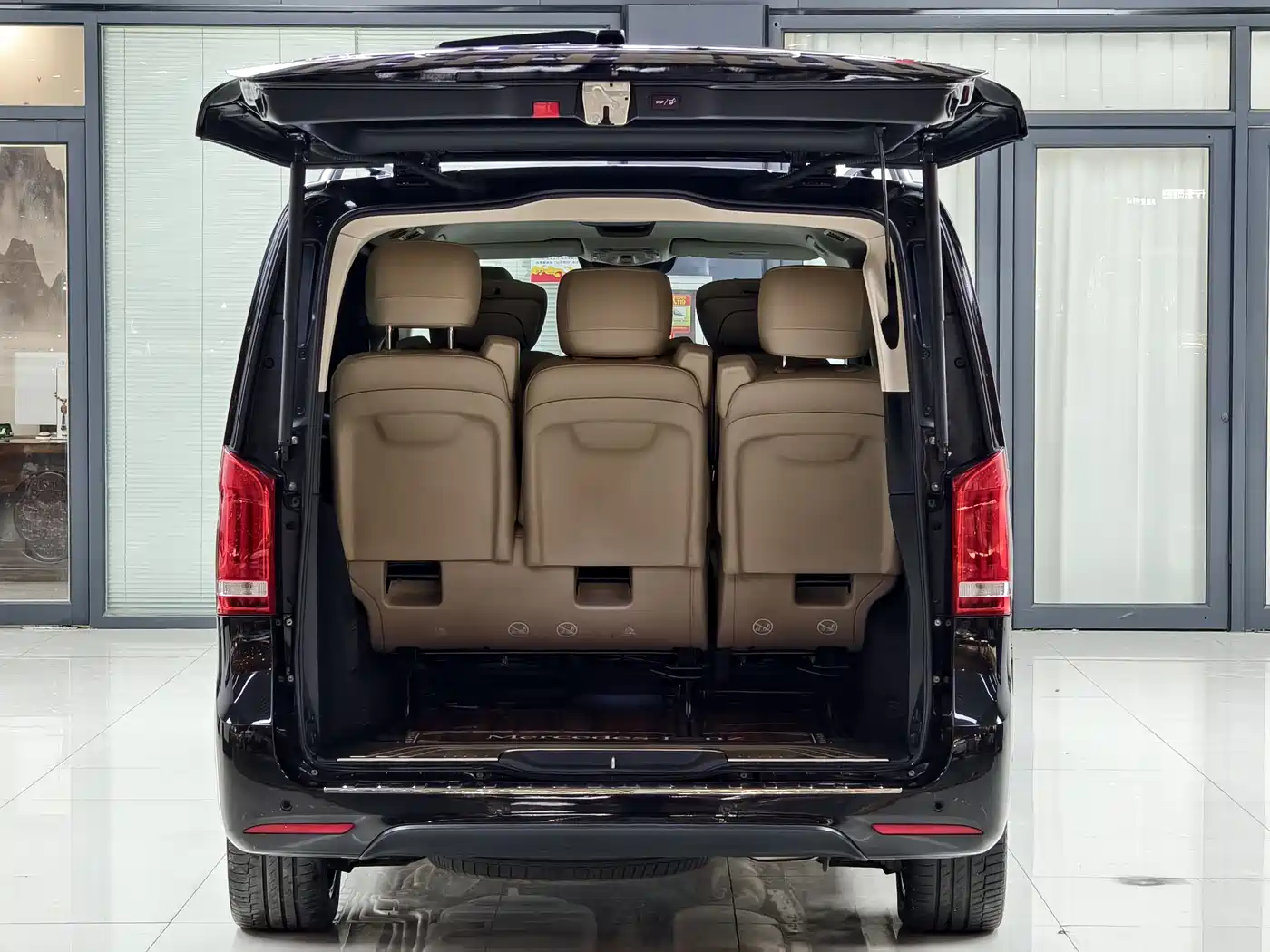 Mercedes-Benz V-Class 2022 V 260 L Long Wheelbase Luxury Edition фото 13