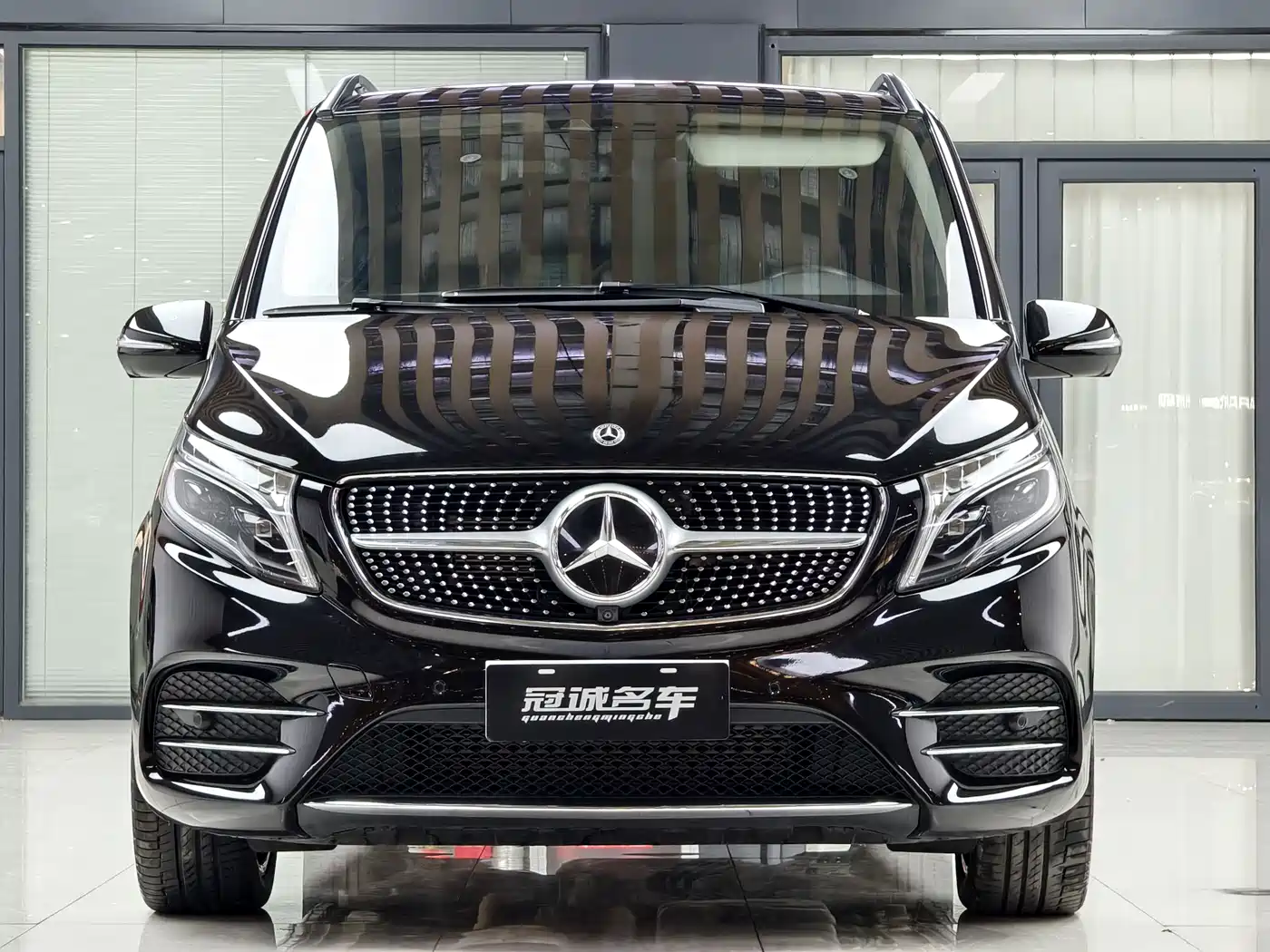 Mercedes-Benz V-Class 2022 V 260 L Long Wheelbase Luxury Edition фото 2
