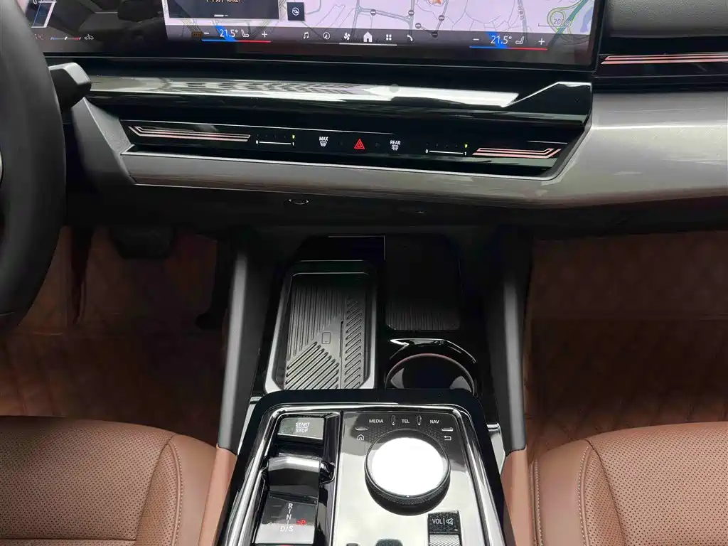 BMW 5 Series 2024 525Li M Sport Package фото 19