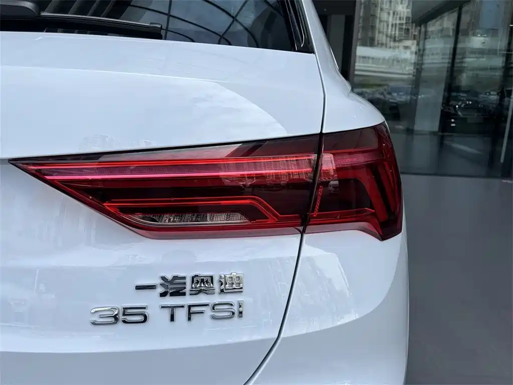 Audi Q3 2024 35 TFSI Fashion Elegance фото 10
