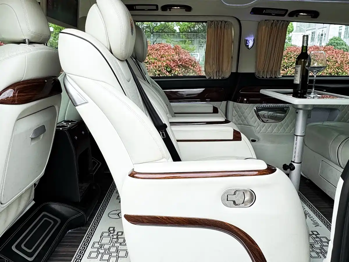 Mercedes-Benz Vito 2021 2.0T Business Edition 7-seater фото 22