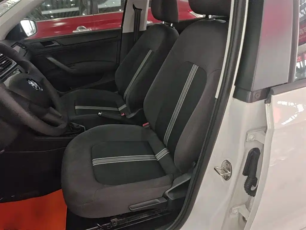 Škoda Skoda Rapid Spaceback 2020 1.5L Auto Standard фото 15