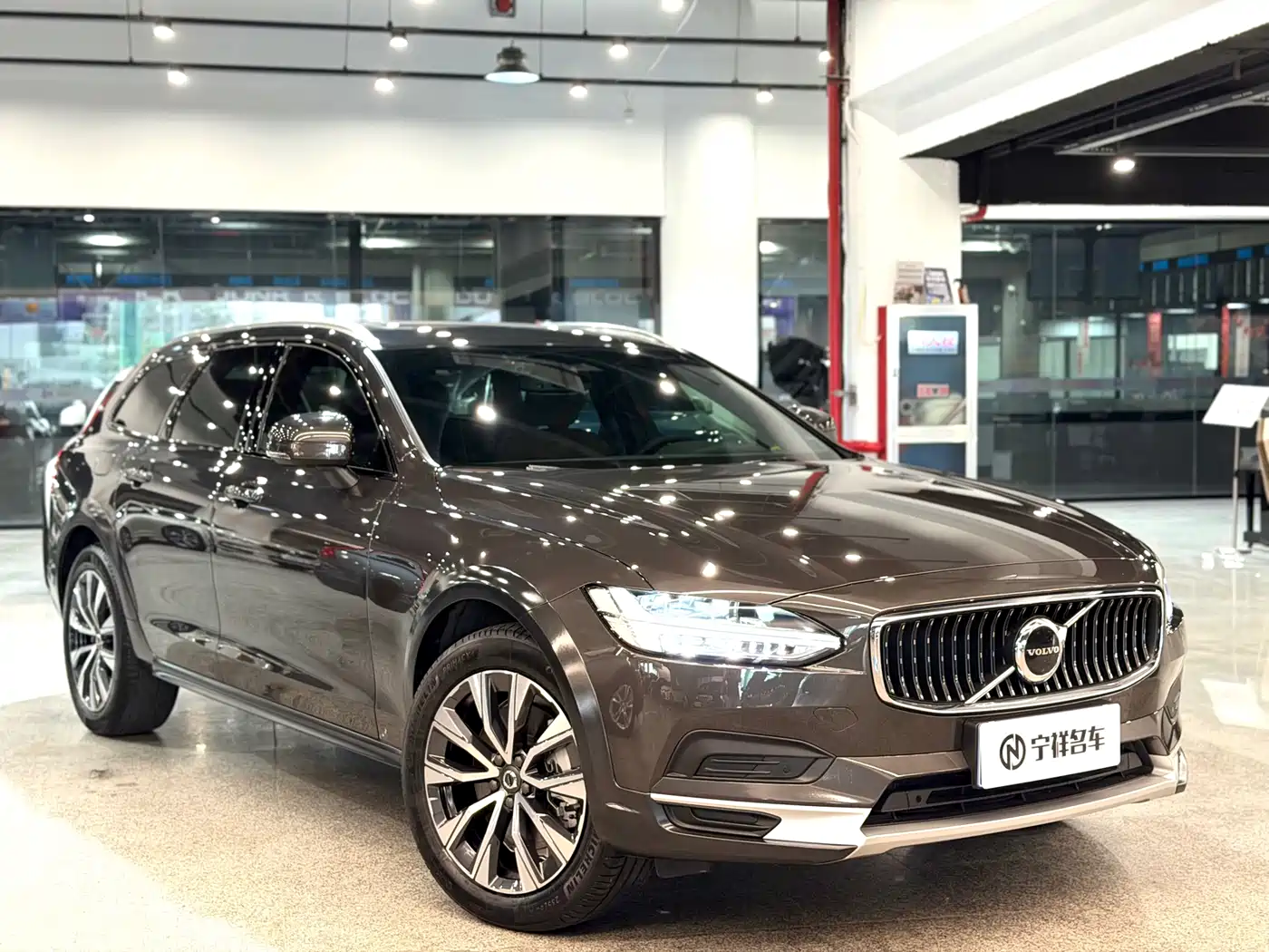 Volvo V90 2024 2024 Cross Country B5 AWD Wisdom Edition