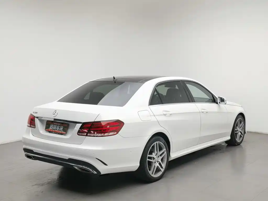 صورة 2 - Mercedes-Benz E-Class