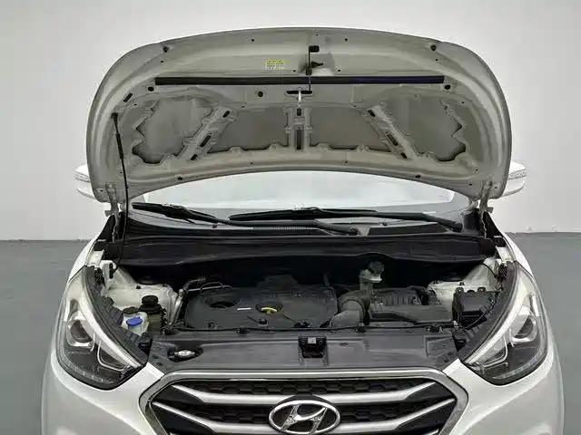 Hyundai Beijing Hyundai ix35 2015 2.0L Automatic 2WD Comfort China IV фото 8