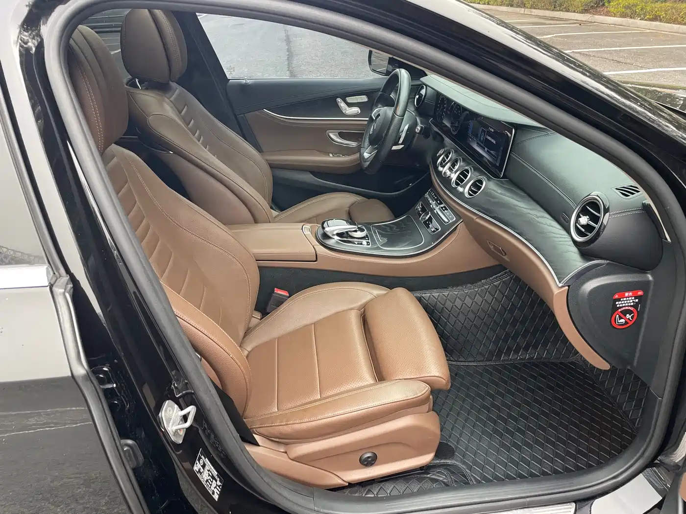 Mercedes-Benz E-Class 2016 E 200 L Sport Type фото 11