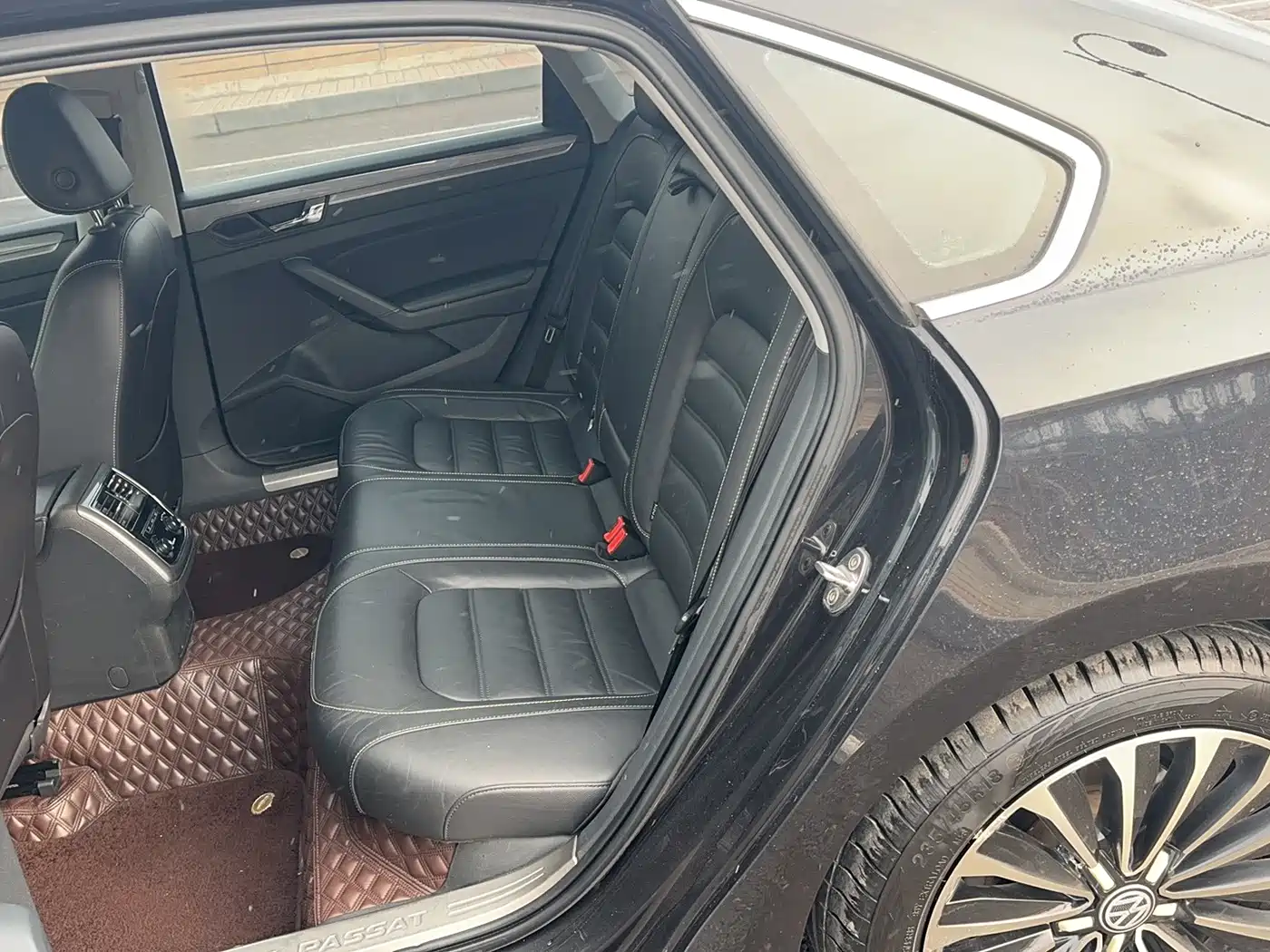 Volkswagen Passat 2016 330TSI DSG Honor Edition фото 8