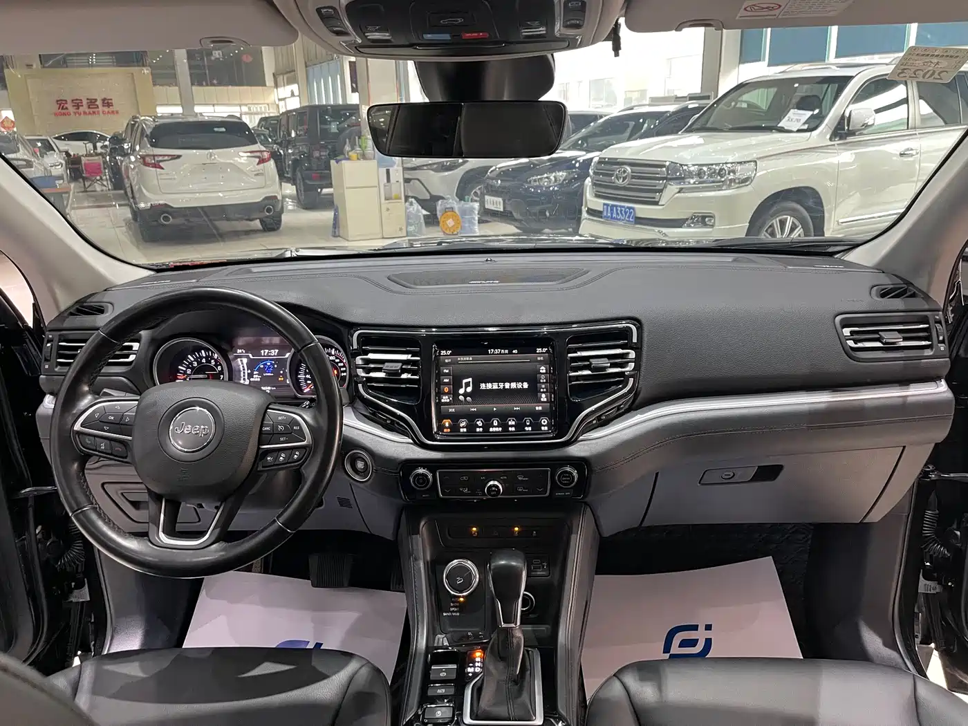 JEEP GRAND COMMANDER