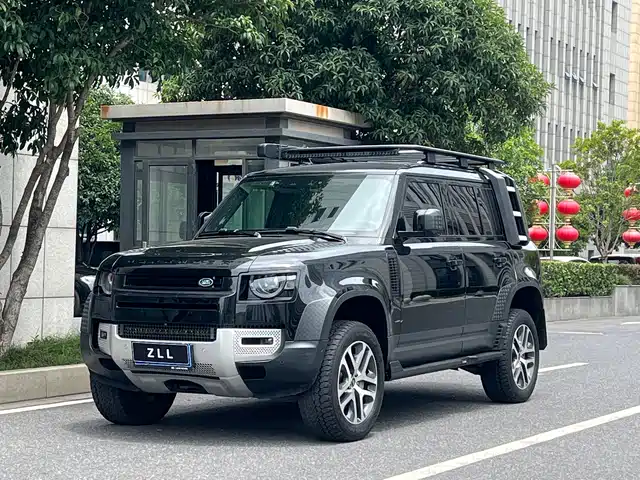 Land Rover Defender 2023