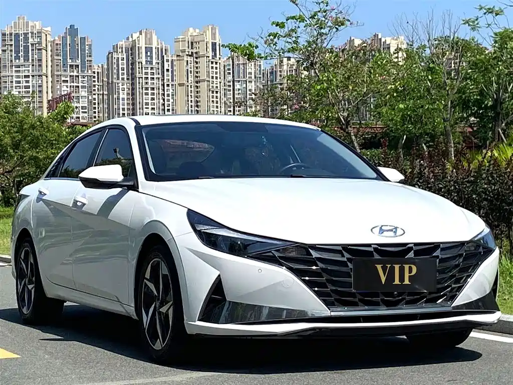 Hyundai Elantra 2021 1.5L CVT GLX Elite Edition фото 3