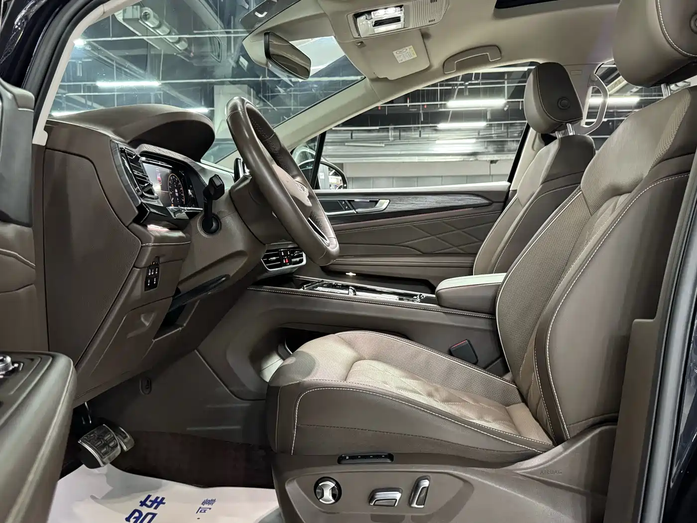 Volkswagen Viloran 2023 380TSI Premium Edition фото 8