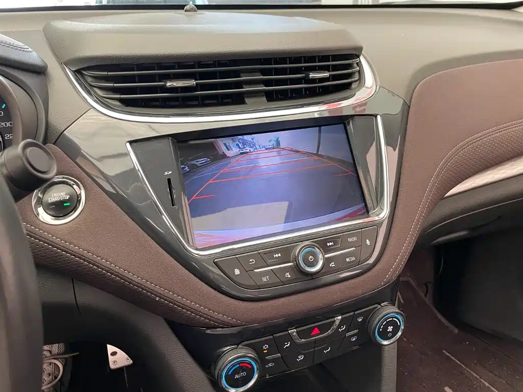 Chevrolet Malibu 2017 1.5T Automatic Luxury Edition фото 10