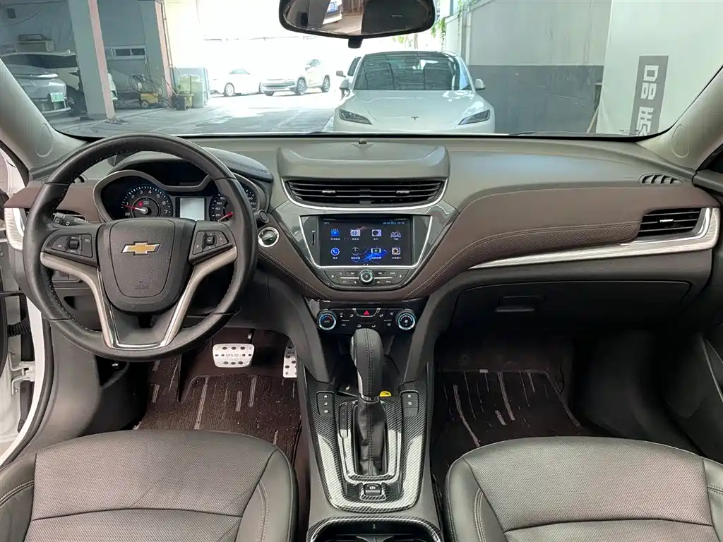Chevrolet Malibu 2017 1.5T Automatic Luxury Edition фото 8