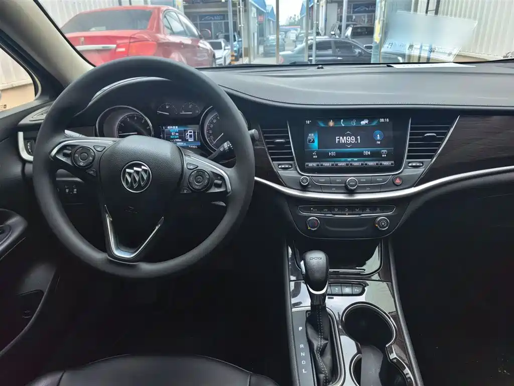 Buick Verano 2018 Sedan 20T Dual Clutch Leading фото 13