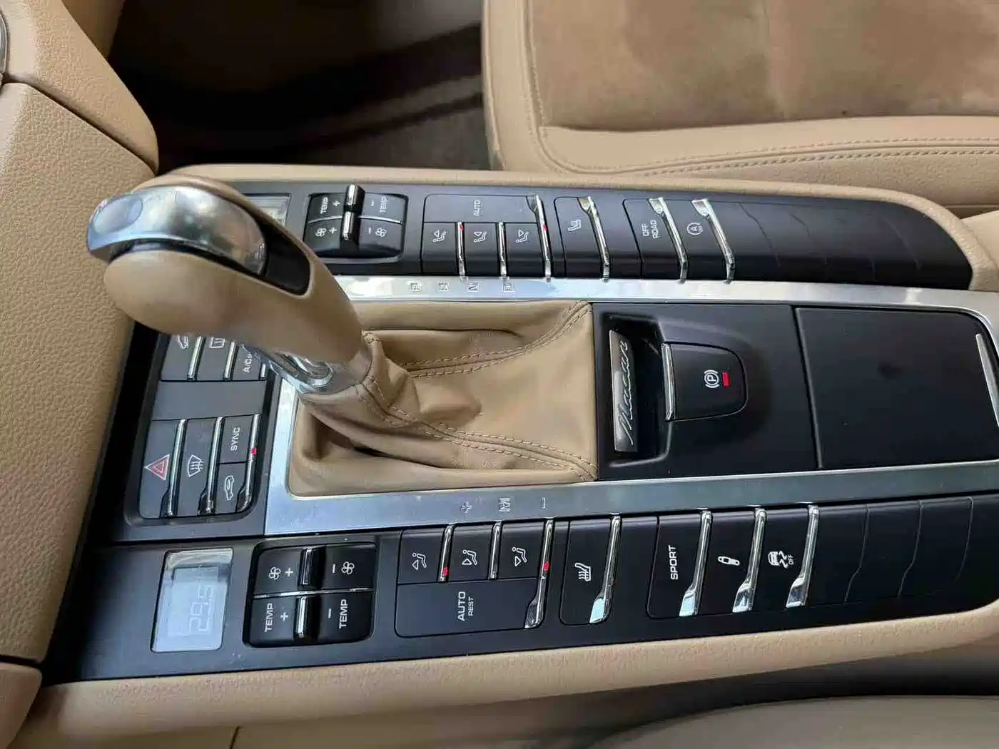 Porsche Macan 2016 Macan 2.0T фото 8