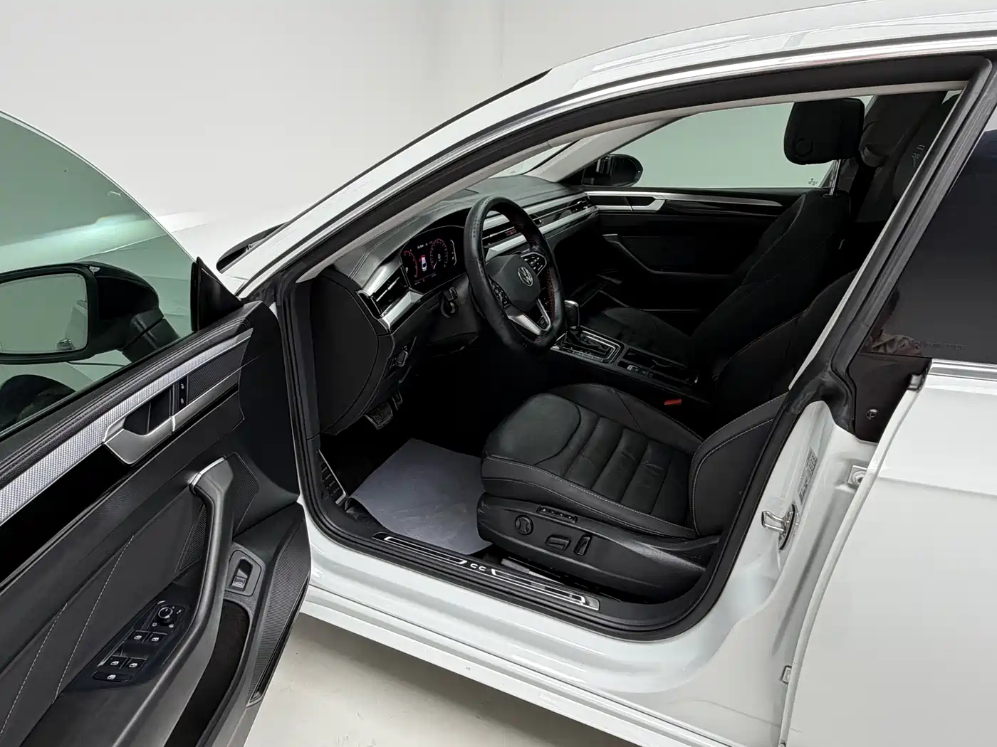 Volkswagen FAW-Volkswagen CC 2021 380TSI Eye-catching Edition фото 14