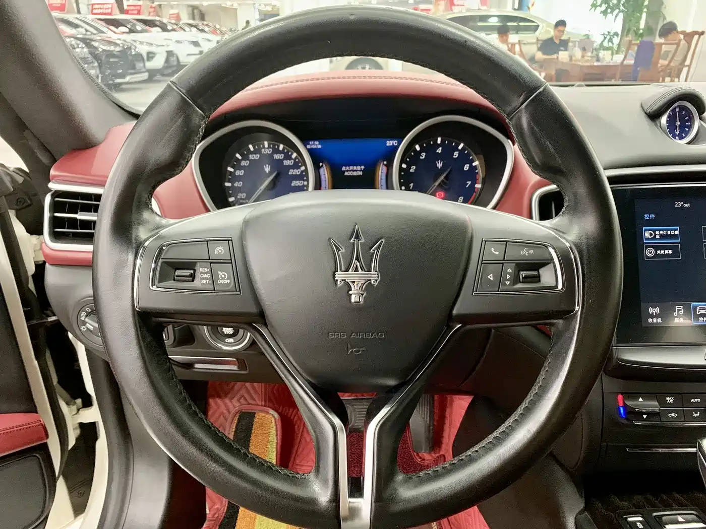 MASERATI GHIBLI