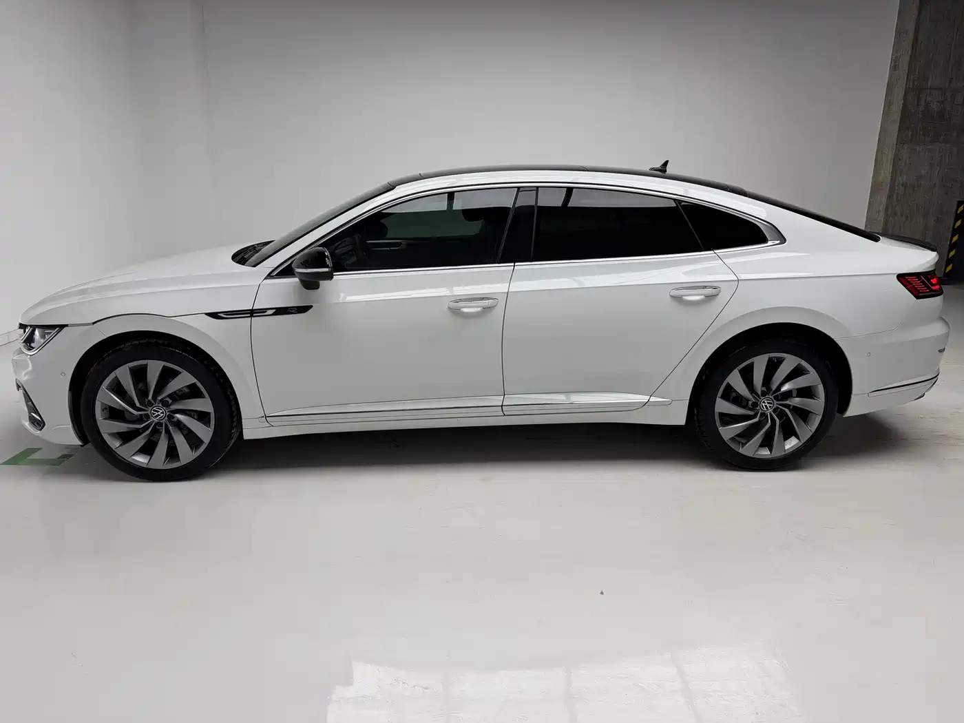 Volkswagen FAW-Volkswagen CC 2021 380TSI Eye-catching Edition фото 9