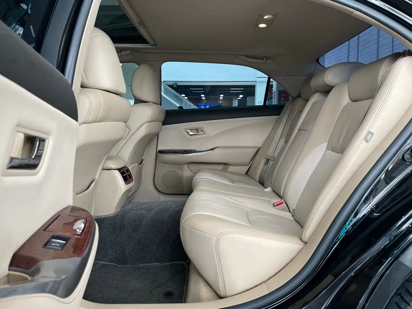 Toyota Crown 2012 2.5L Royal Leather Edition фото 8