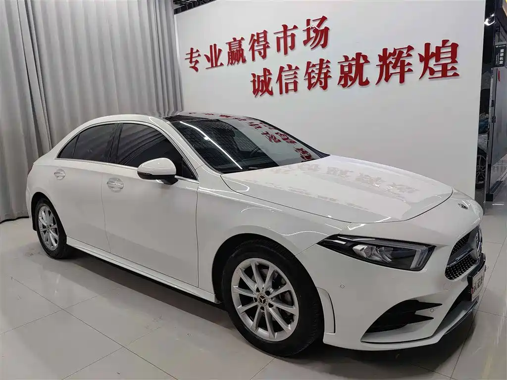 Mercedes-Benz A-Class 2022 A 200 L Sport Sedan Dynamic фото 3