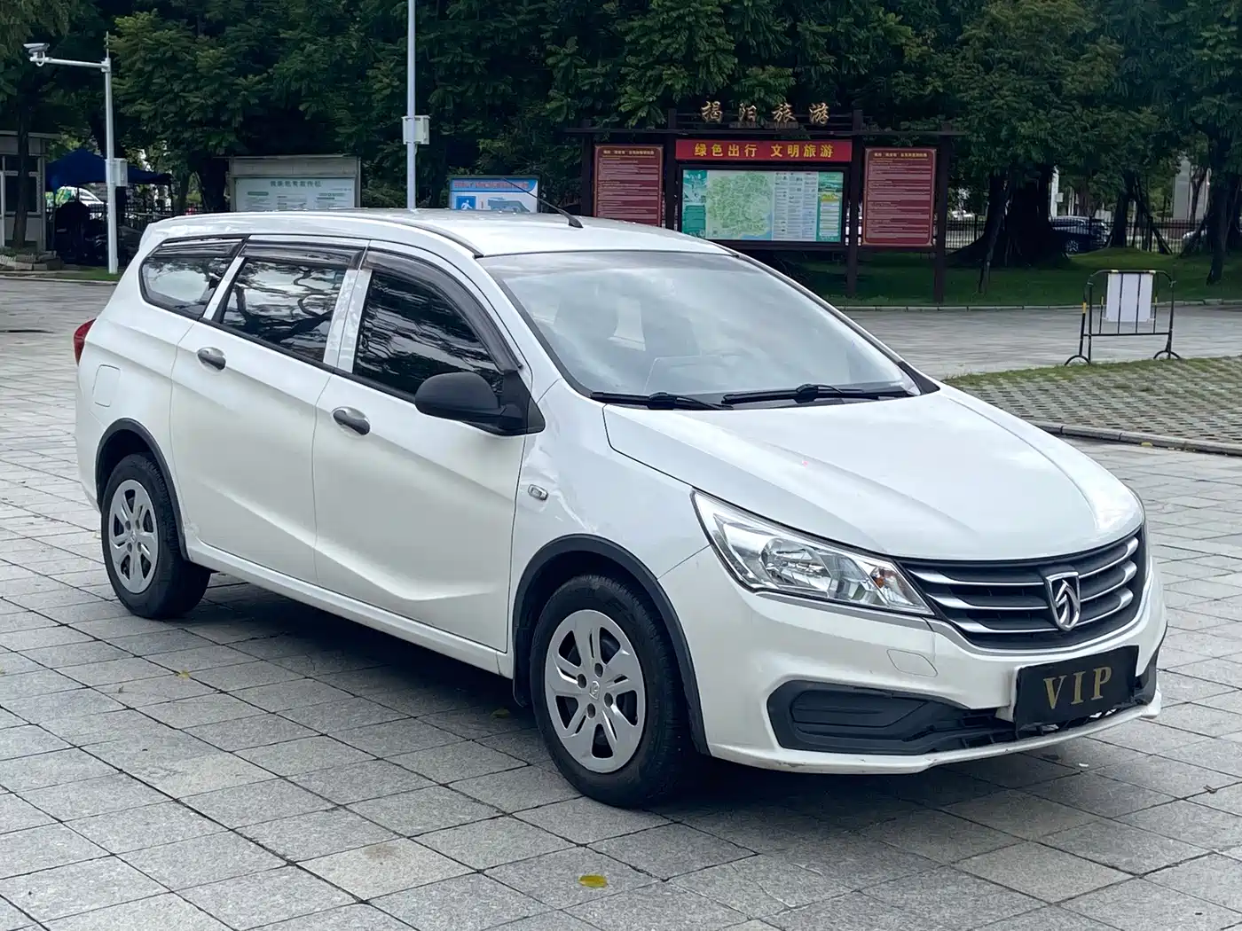 Фото 2 - Baojun 310W