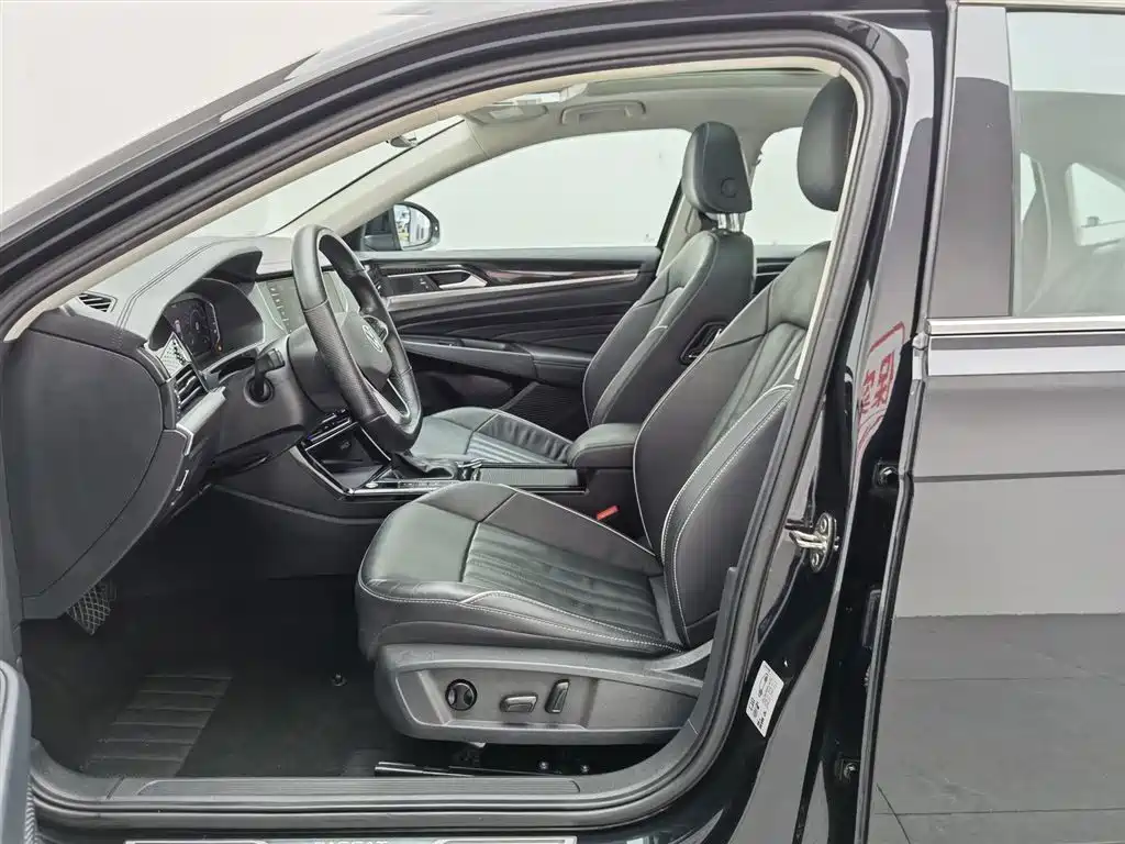 VOLKSWAGEN PASSAT NEW ENERGY